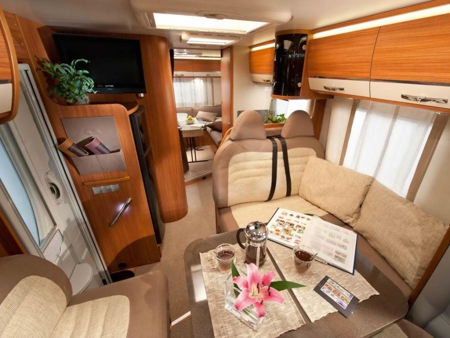 Интерьер Adria Coral S 2007 года  (фото 3 из 7)